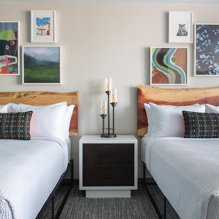The Independence Hotel 외부 사진