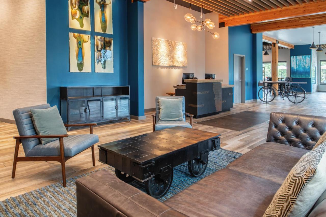 The Independence Hotel 외부 사진