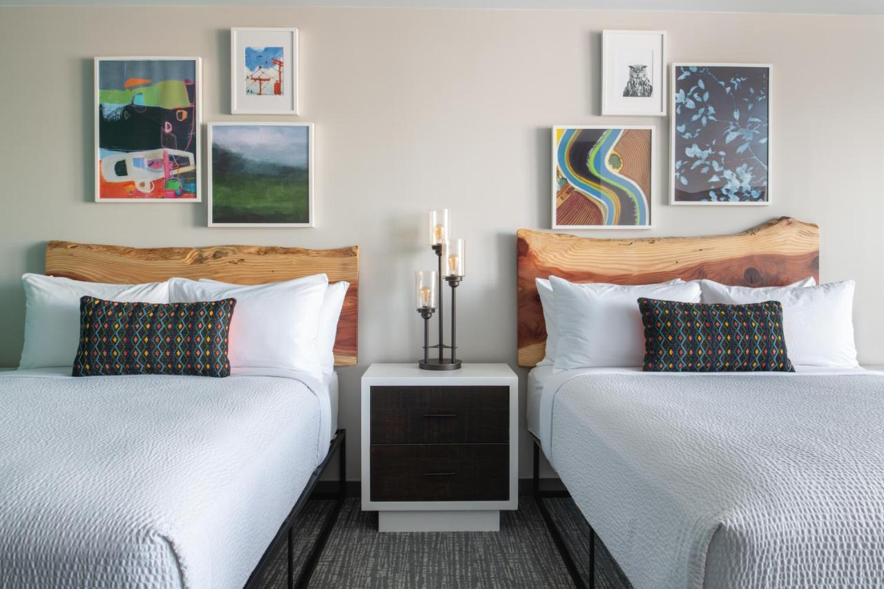 The Independence Hotel 외부 사진