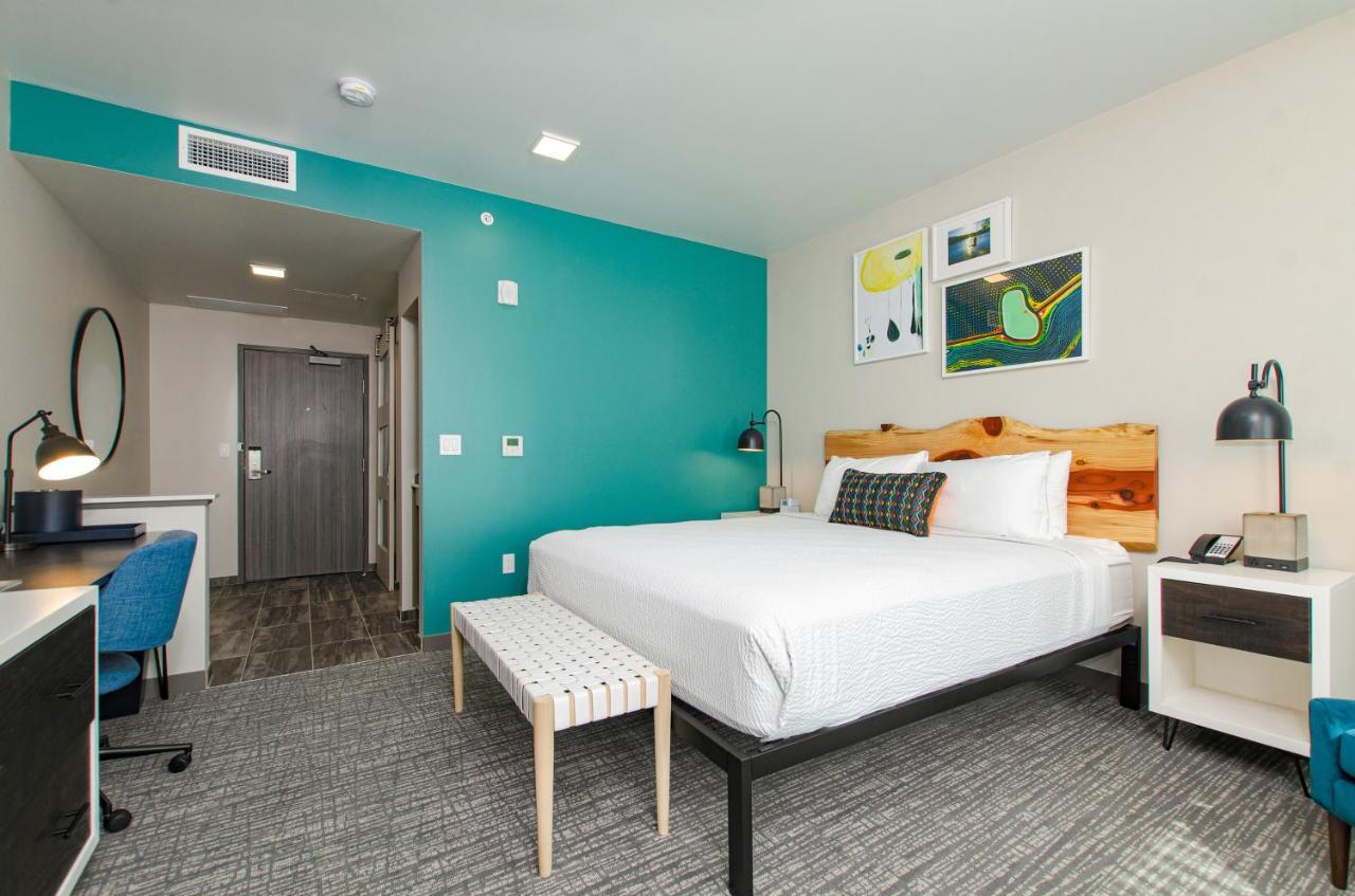 The Independence Hotel 외부 사진