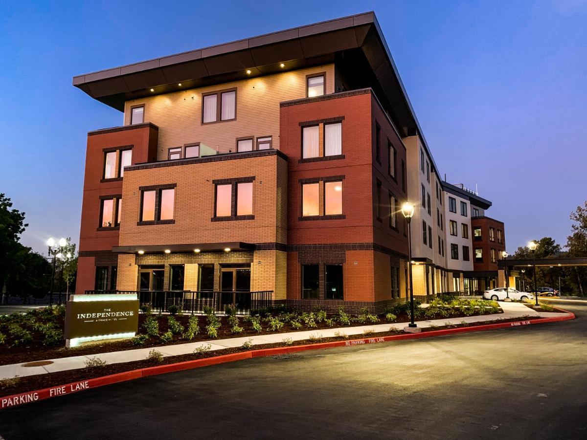The Independence Hotel 외부 사진