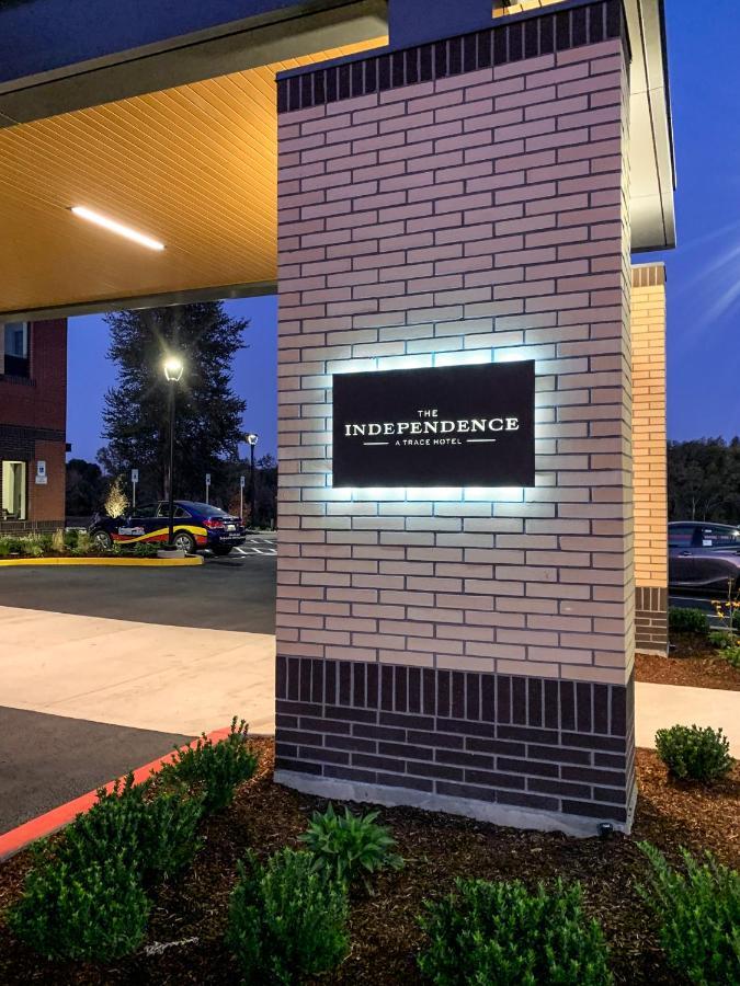The Independence Hotel 외부 사진