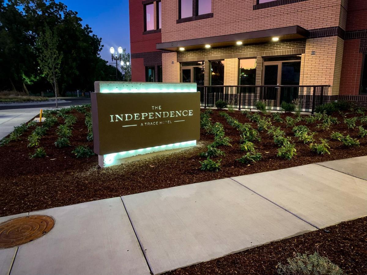 The Independence Hotel 외부 사진
