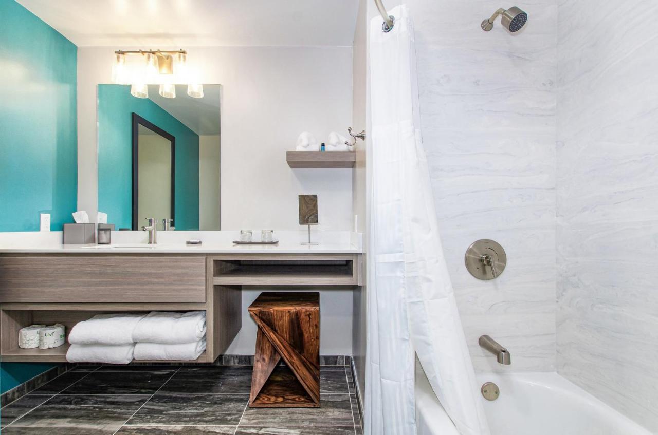The Independence Hotel 외부 사진